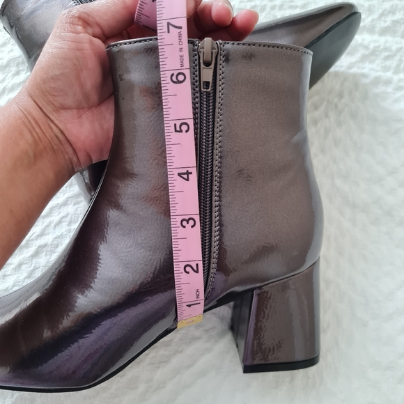 TINSTREE Women Mid Heel Booties Ankle Metalic Gray Sz 8 - Picture 14 of 16